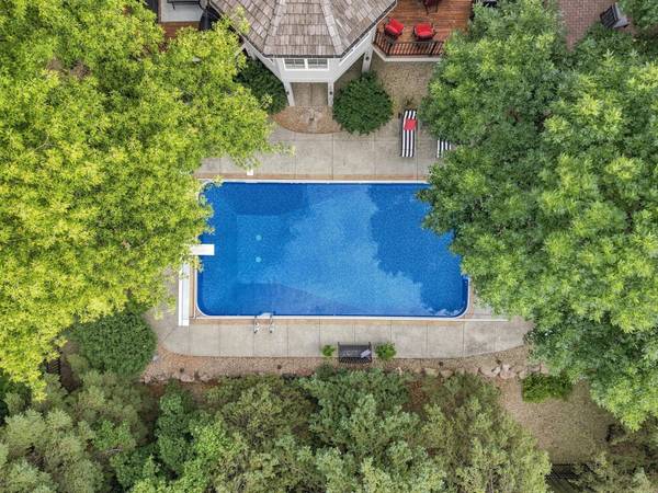9486 Olympia DR, Eden Prairie, MN 55347