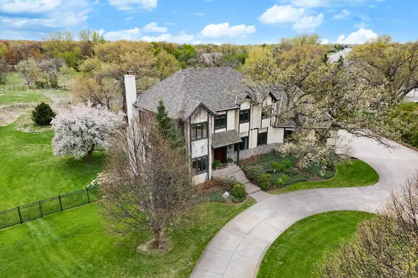 2660 Deer RDG NE, Blaine, MN 55449