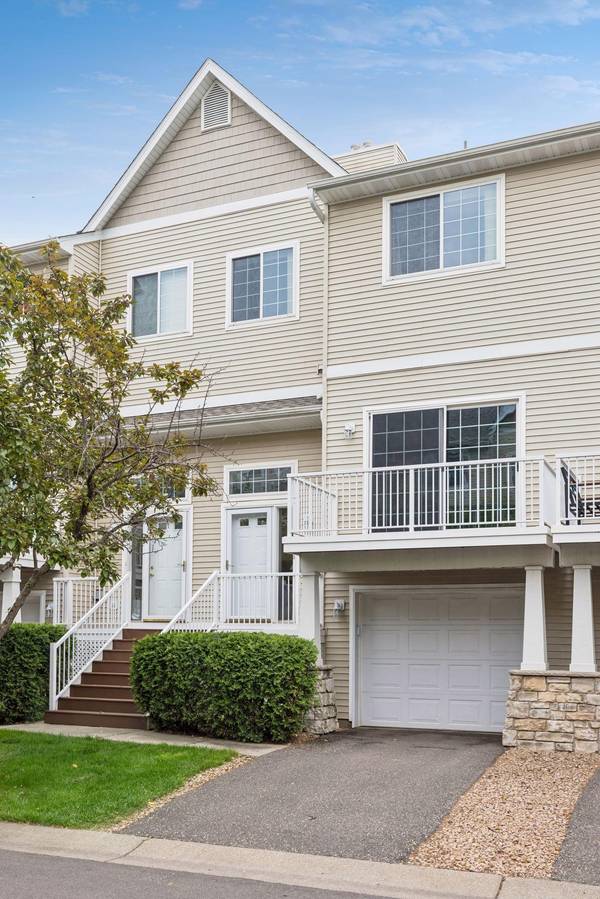 454 Willoughby WAY W, Hopkins, MN 55305