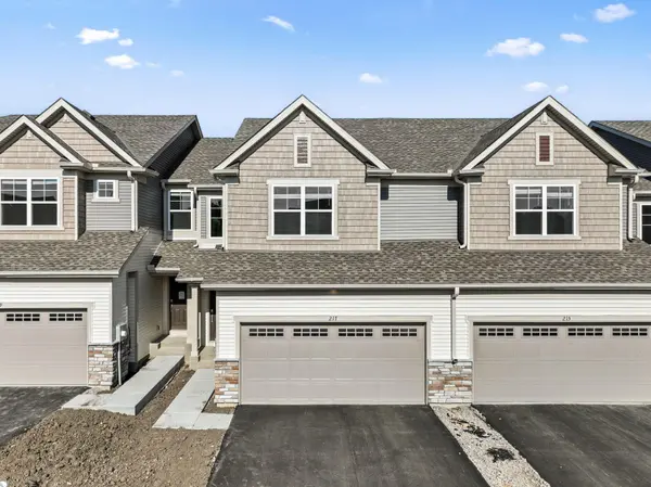 217 Huntington DR, Waconia, MN 55387