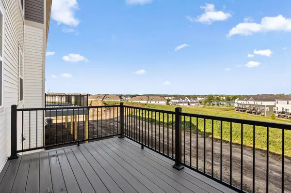 217 Huntington DR, Waconia, MN 55387
