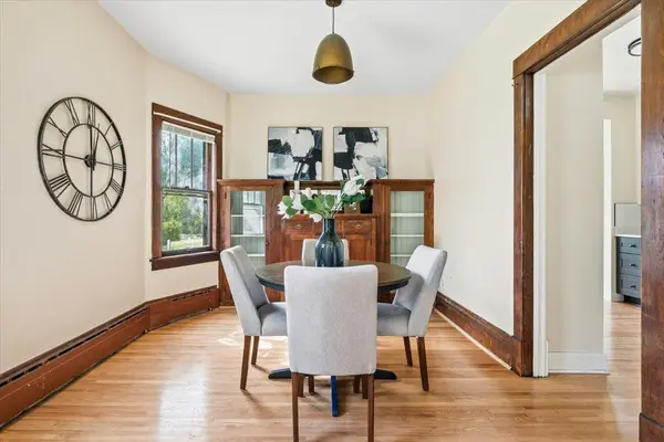 712 Cedar Lake RD S, Minneapolis, MN 55405