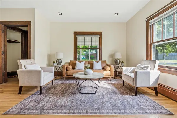712 Cedar Lake RD S, Minneapolis, MN 55405