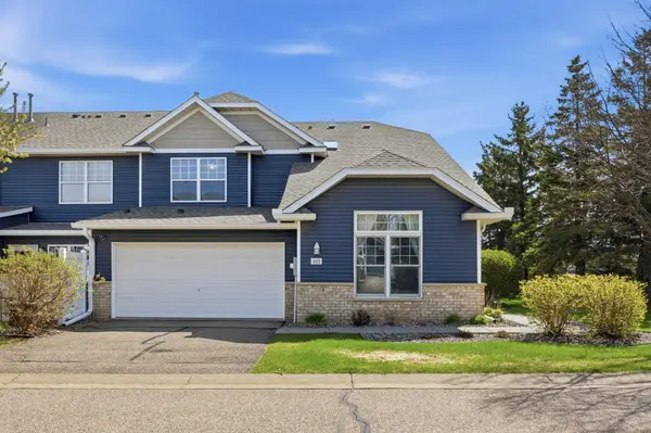 401 Hickory LN N, Oakdale, MN 55128
