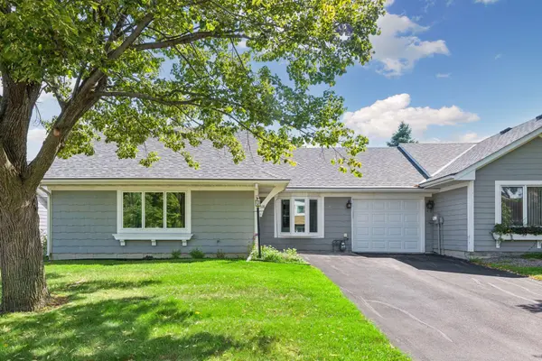 518 Devonshire DR, Norwood Young America, MN 55397