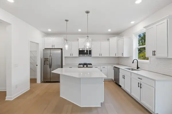 7520 Upper 42nd ST N, Oakdale, MN 55128