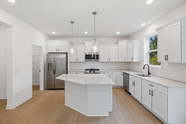 7520 Upper 42nd ST N, Oakdale, MN 55128