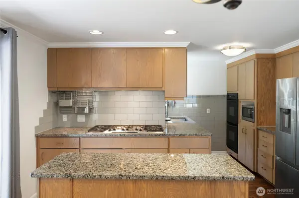 7336 11th Ave NW, Seattle, WA 98117