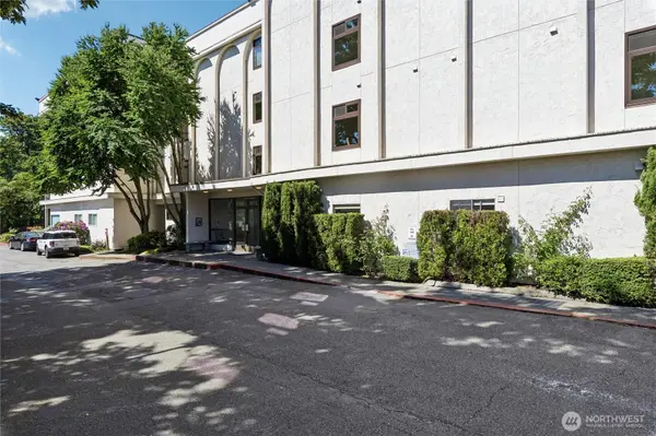 10129 Main St, Bellevue, WA 98004
