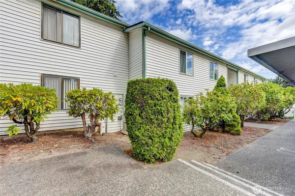 1934 SW 318th PL #10-C, Federal Way, WA 98023