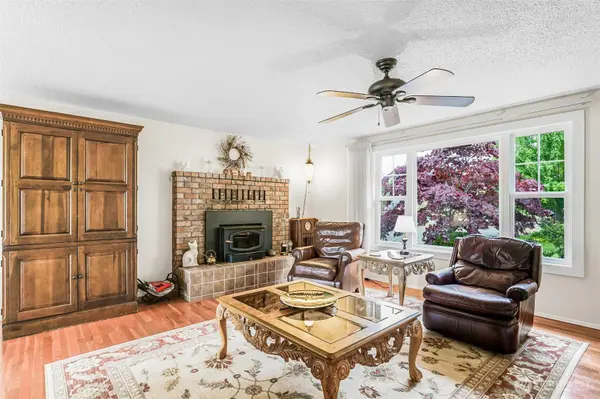 835 Livingston Bay Shore DR, Camano Island, WA 98282