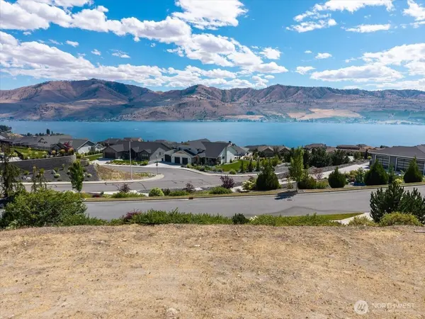 38 Madrona LN, Chelan, WA 98816