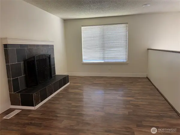 4883 Laura LN SE, Port Orchard, WA 98367