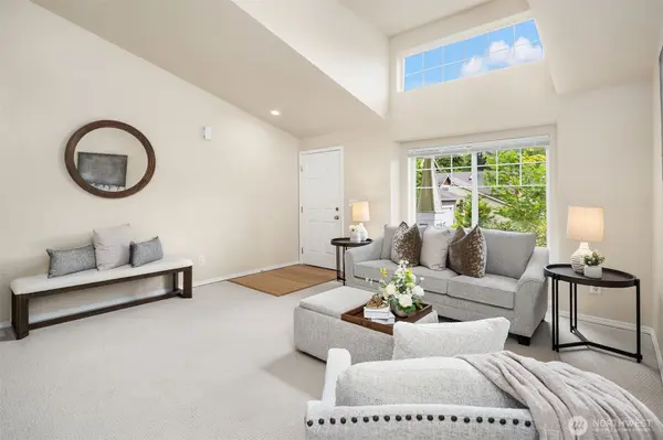 22521 SE 267th St, Maple Valley, WA 98038