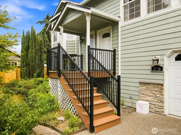 206 Orting AVE NW, Orting, WA 98360
