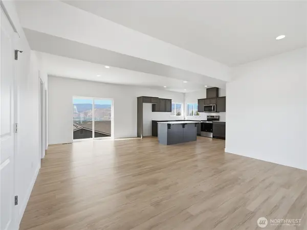 1948 N Mineral PL, East Wenatchee, WA 98802