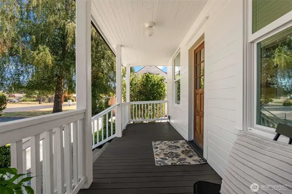 1408 12th AVE SE, Puyallup, WA 98372