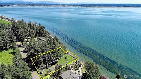 562 Moe RD,  Camano Island,  WA 98282
