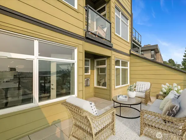 655 W Crockett ST #A202, Seattle, WA 98109