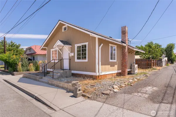 801 Peachey ST, Wenatchee, WA 98801