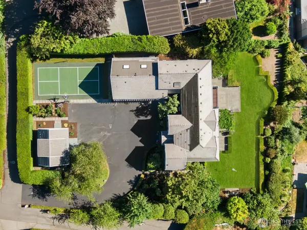 8443 NE 6th ST, Medina, WA 98039