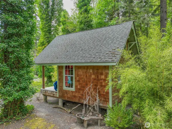 14231 SE Beaver DR, Rainier, WA 98576
