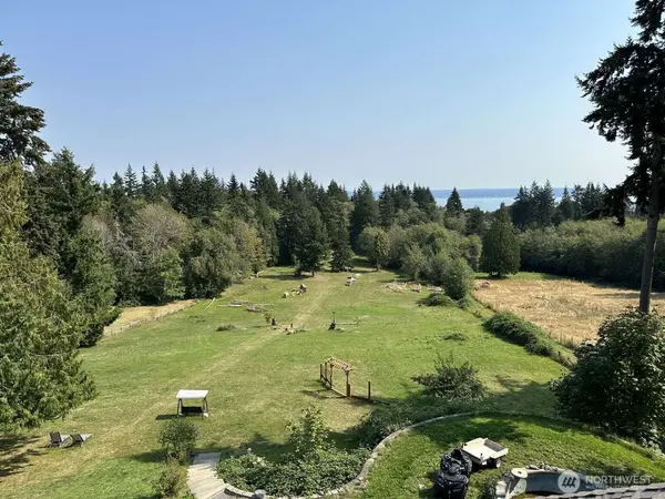 800 Lawson RD, Camano Island, WA 98282