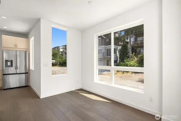 2538 14th AVE W #E, Seattle, WA 98119