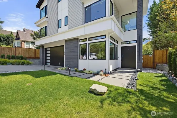 422 98th AVE NE, Bellevue, WA 98004