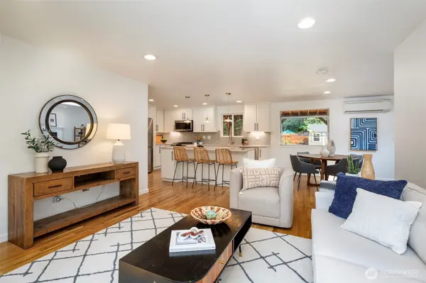 19704 NE 158th ST, Woodinville, WA 98077