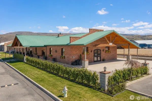 1 Vineyard WAY, Wenatchee, WA 98801