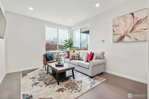 3410 15th AVE W #B, Seattle, WA 98119