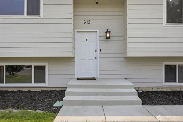 612 N Conway PL, Kennewick, WA 99336
