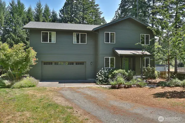 4194 Moorland PL, Clinton, WA 98236