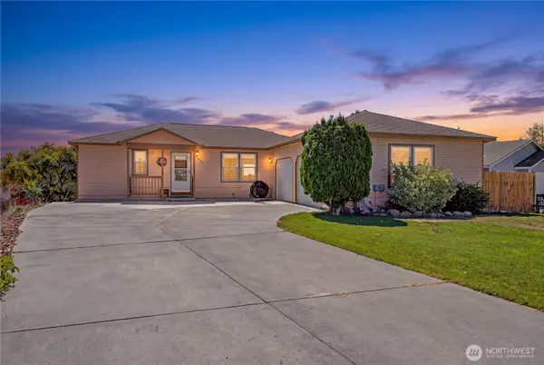 909 W Windrose DR, Moses Lake, WA 98837