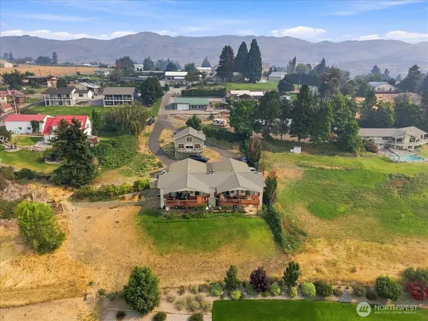 57 Katalpa LN, Manson, WA 98831