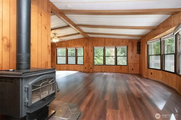 223 Lorilee LN, Port Angeles, WA 98363