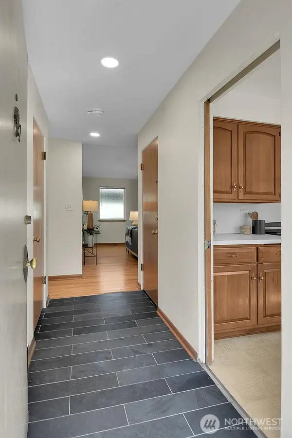 1714 NE Brockman PL, Seattle, WA 98125