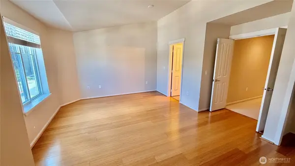 5583 Lakemont Blvd SE #1603, Bellevue, WA 98006