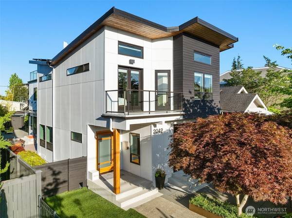 2042 42nd AVE E, Seattle, WA 98112