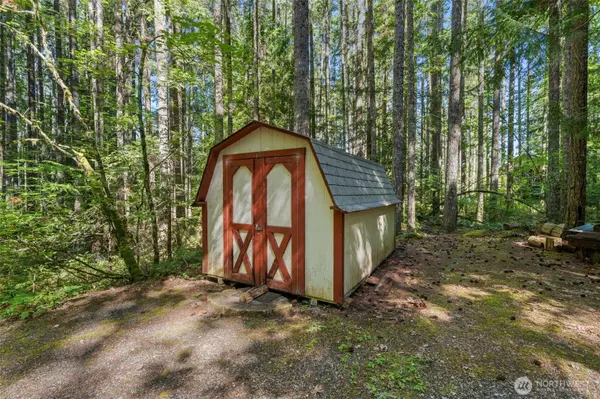 331 N. Dow Mtn. DR, Hoodsport, WA 98548