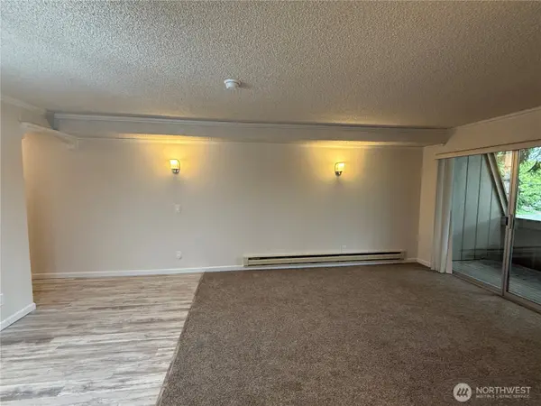 4802 180th ST SW #F202, Lynnwood, WA 98037