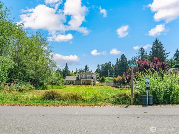 4929 NE Hemlock LN, Hansville, WA 98340