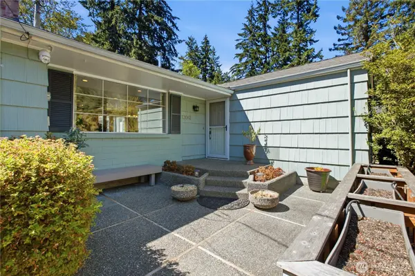 13041 25th AVE NE, Seattle, WA 98125