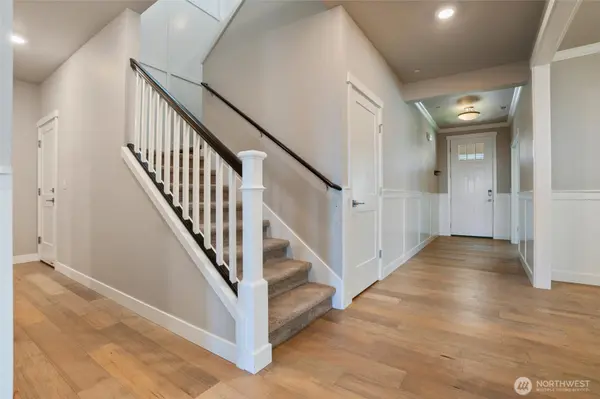 1407 Baker Heights LOOP, Bremerton, WA 98312