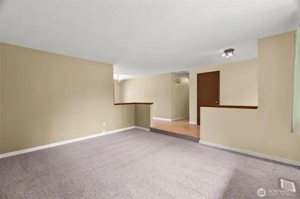 8405 113th ST E, Puyallup, WA 98373