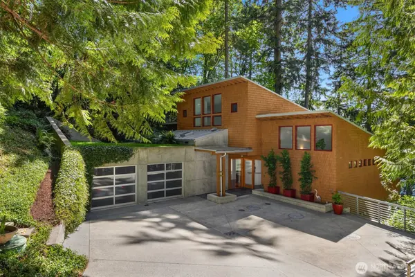 11515 Blue Heron LN NE, Bainbridge Island, WA 98110