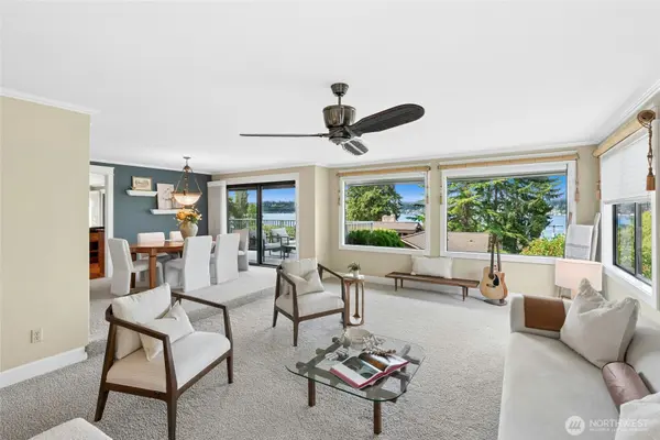 12530 Holmes Point DR NE, Kirkland, WA 98034