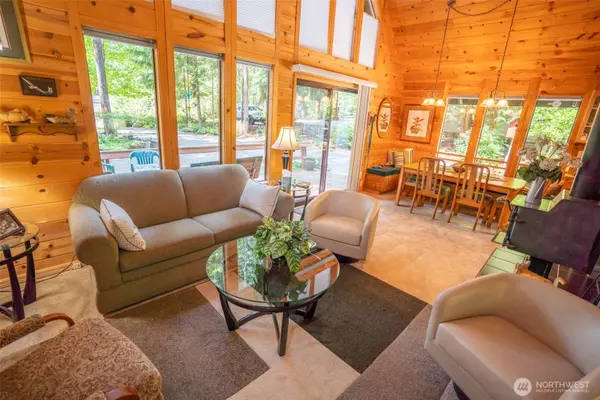 30 N Mt Jupiter PL, Hoodsport, WA 98548