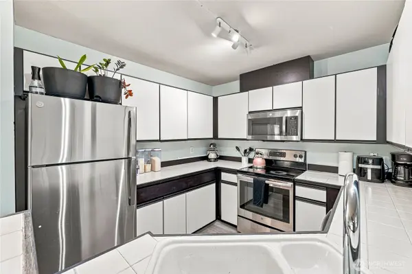 9210 Market Place #G102, Lake Stevens, WA 98258
